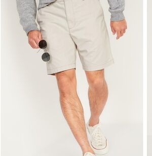 Old Navy Lt Khaki Lived-in Straight Shorts Size 46